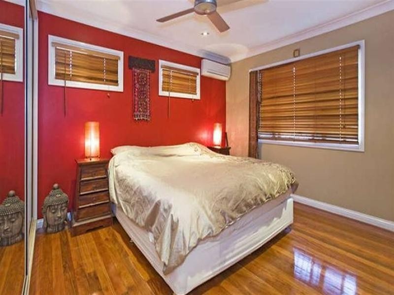 71 Mingera Street, Mansfield QLD 4122