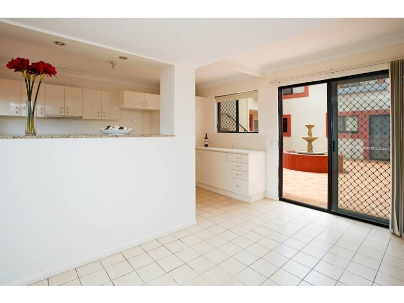 1/2200 Logan Road, Upper Mount Gravatt QLD 4122