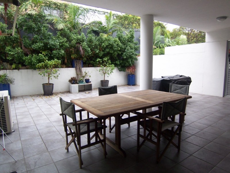 2/284 Vulture Street, Kangaroo Point QLD 4169