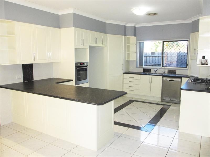 10 May Close, Kuraby QLD 4112