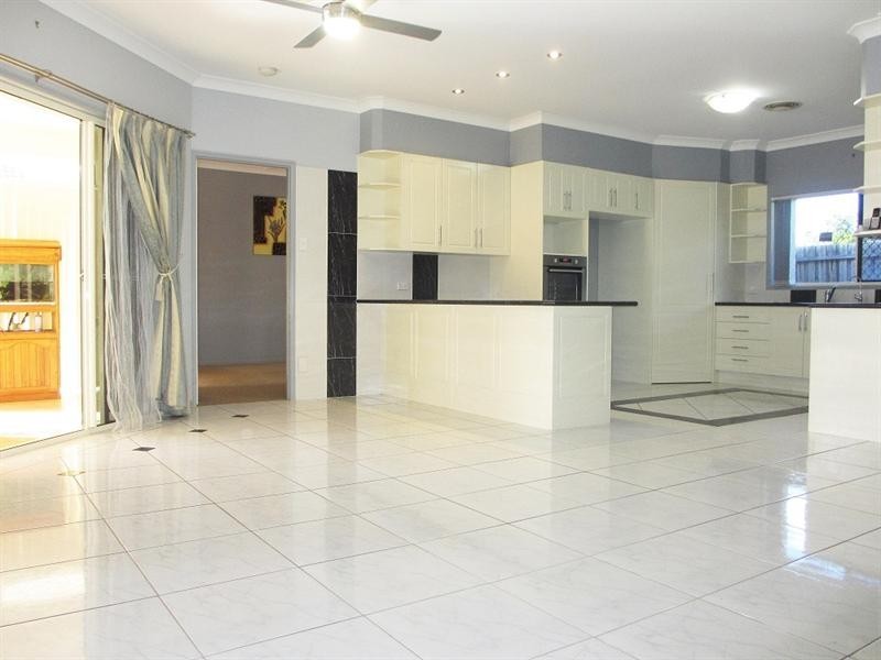 10 May Close, Kuraby QLD 4112