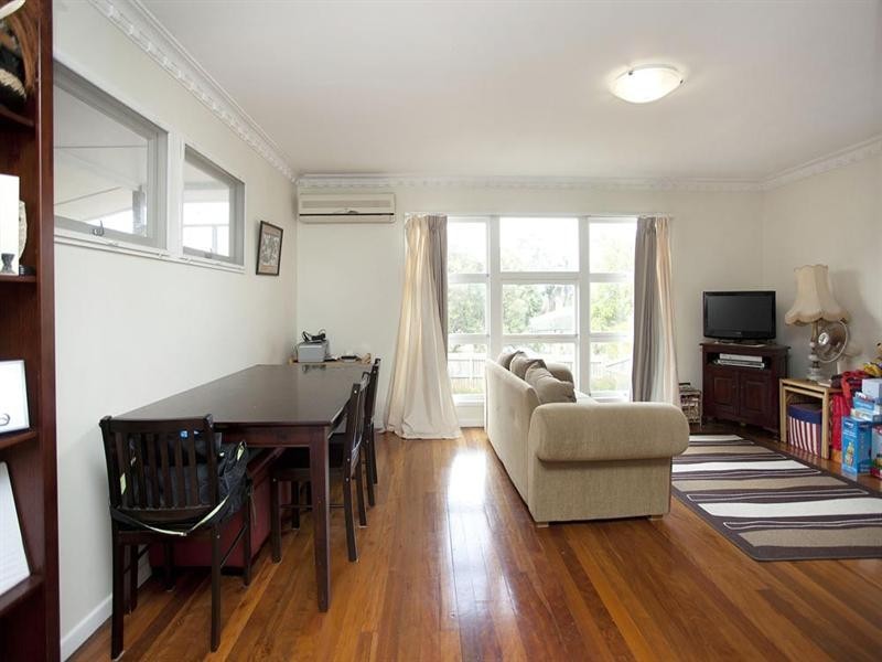 15 Curfew Street, Upper Mount Gravatt QLD 4122
