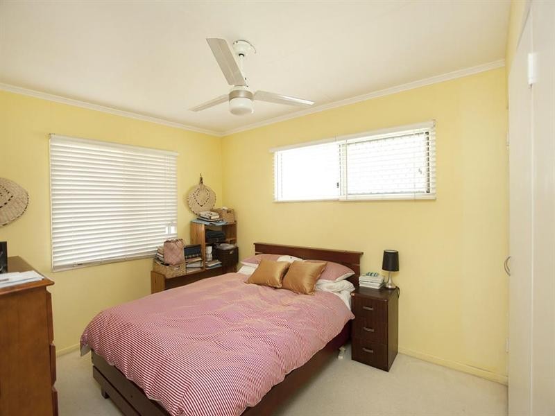 15 Curfew Street, Upper Mount Gravatt QLD 4122