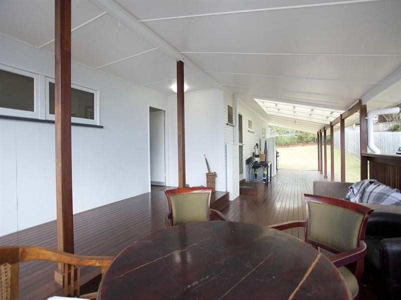 15 Curfew Street, Upper Mount Gravatt QLD 4122