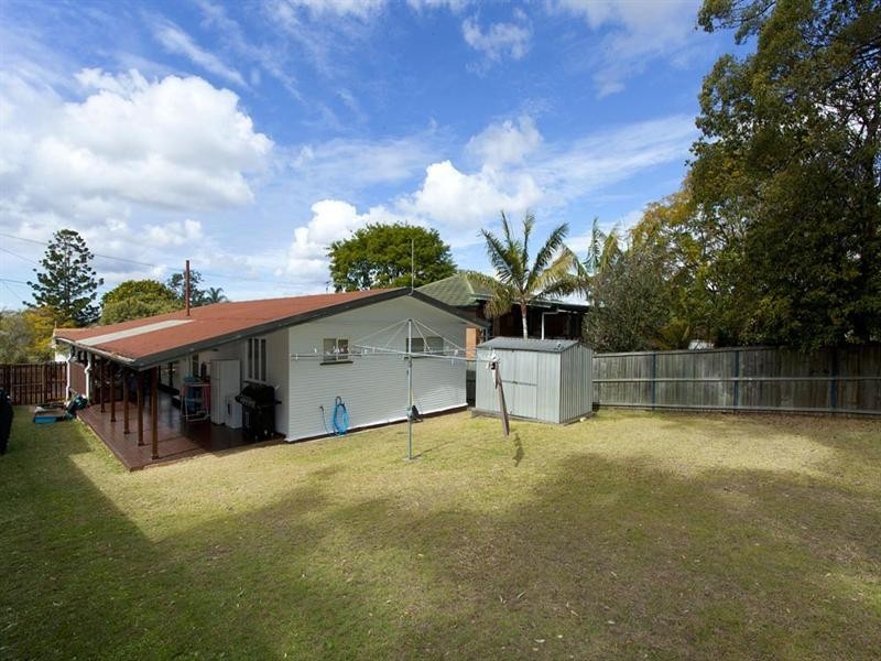 15 Curfew Street, Upper Mount Gravatt QLD 4122