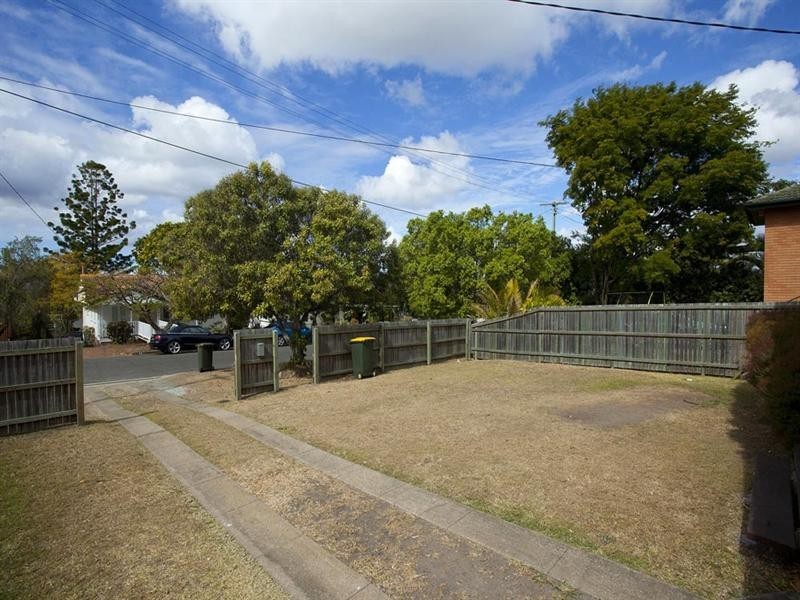 15 Curfew Street, Upper Mount Gravatt QLD 4122