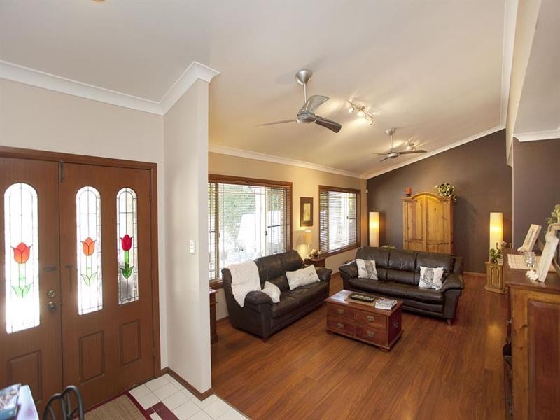 12 Cadogan Street, Carindale QLD 4152