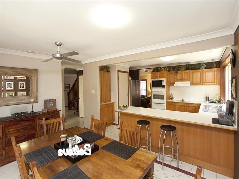 12 Cadogan Street, Carindale QLD 4152