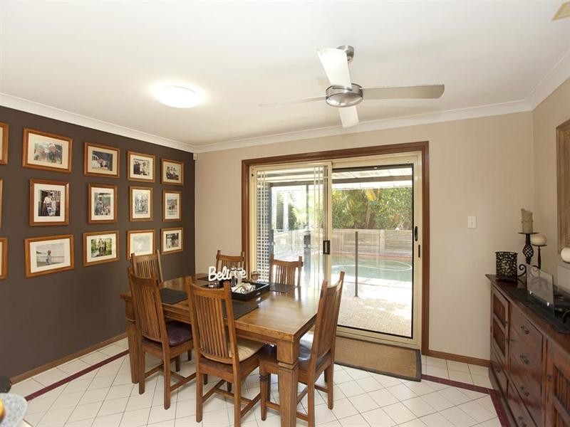 12 Cadogan Street, Carindale QLD 4152