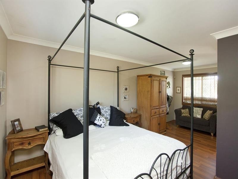 12 Cadogan Street, Carindale QLD 4152