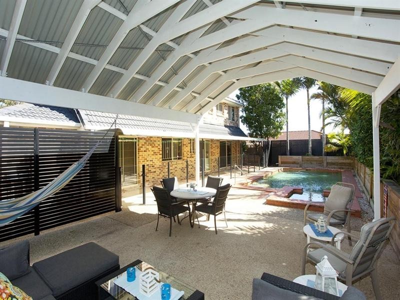 12 Cadogan Street, Carindale QLD 4152