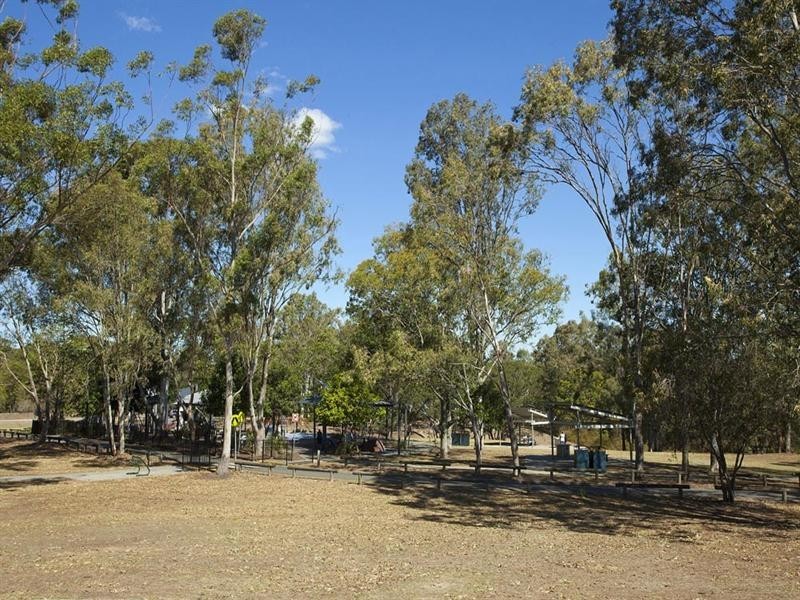 12 Cadogan Street, Carindale QLD 4152