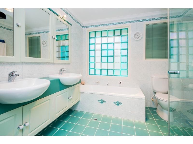 2 Gigas Court, Rochedale South QLD 4123