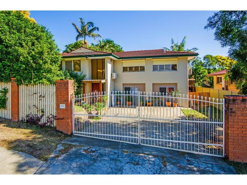 107 Ham Road, Mansfield QLD 4122