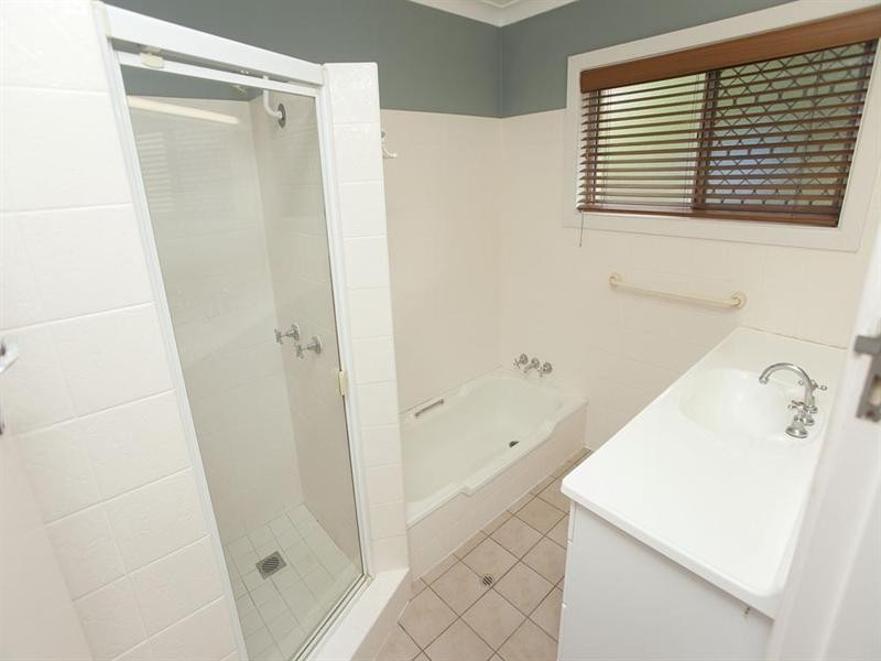 27 Menkira Street, Mansfield QLD 4122