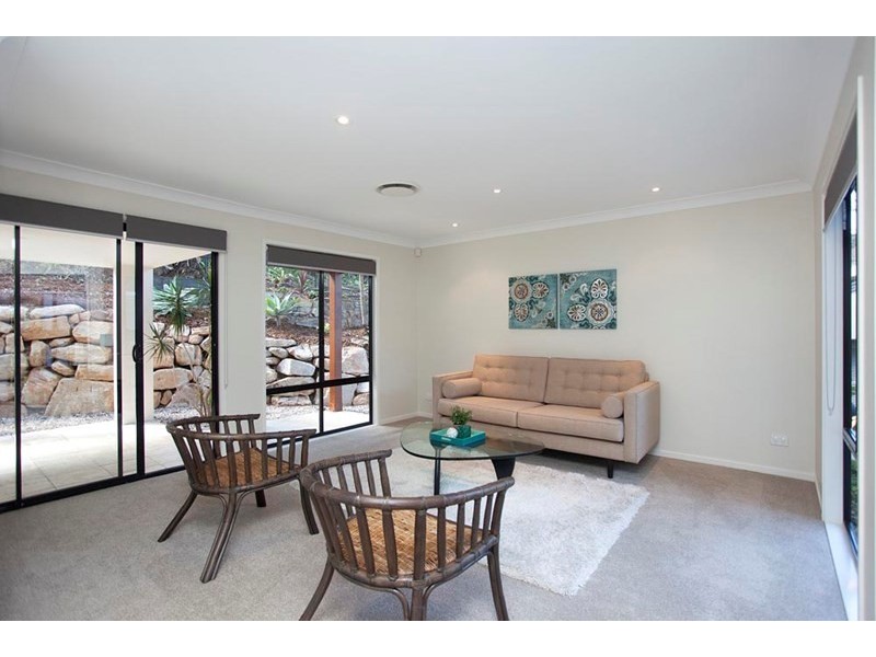 18 Highland Terrace, St Lucia QLD 4067