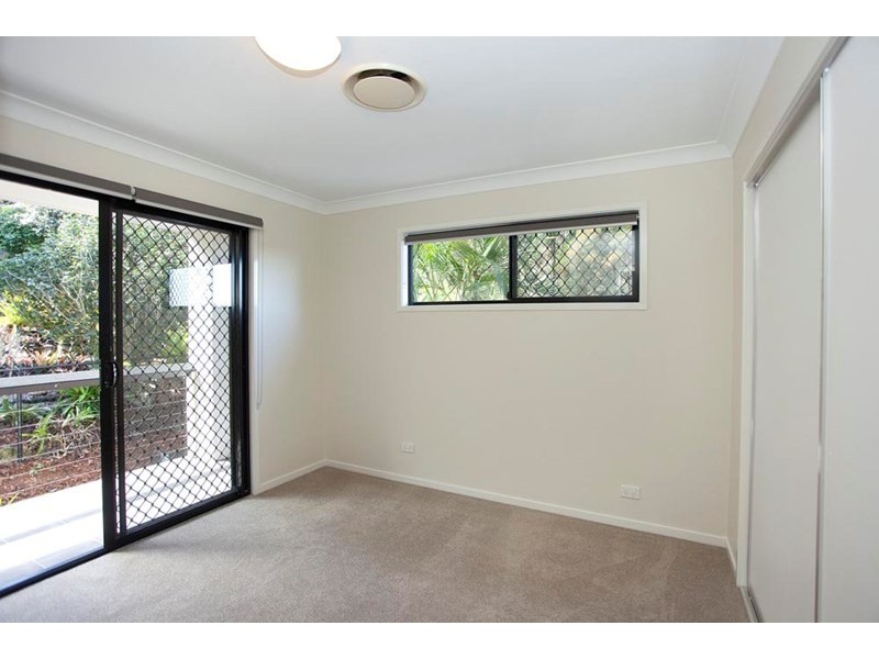 18 Highland Terrace, St Lucia QLD 4067