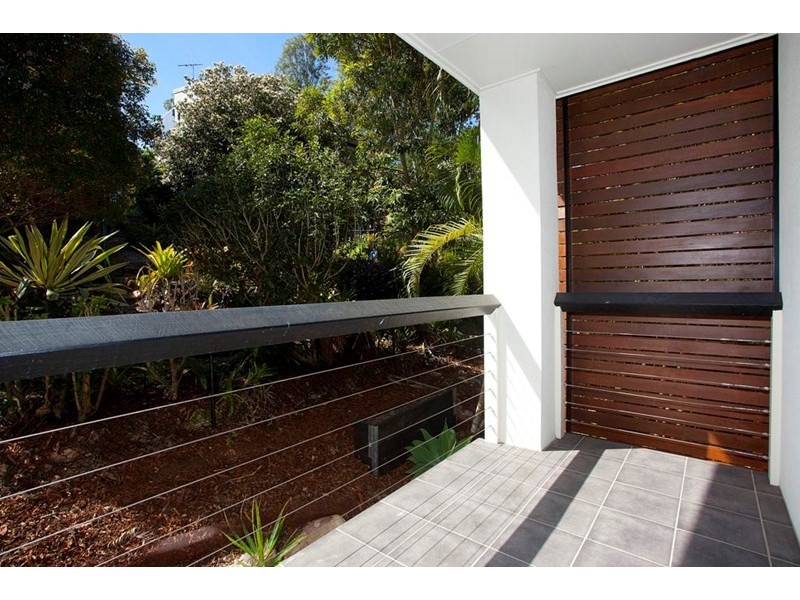 18 Highland Terrace, St Lucia QLD 4067