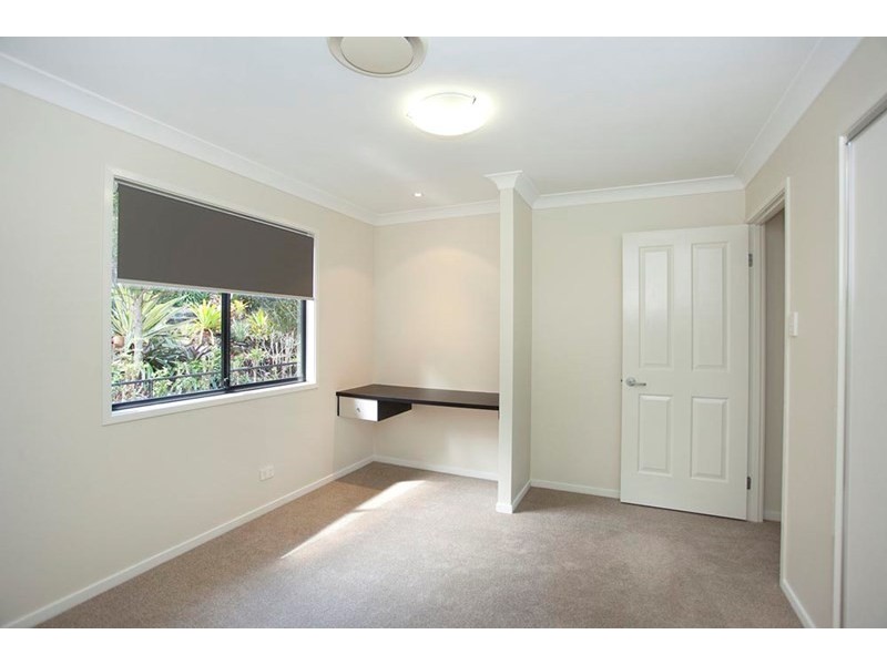 18 Highland Terrace, St Lucia QLD 4067