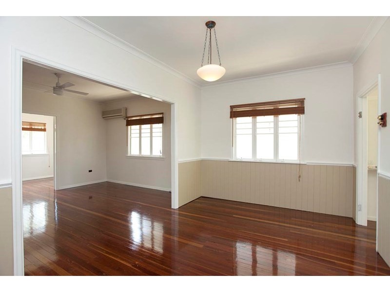 103 Creek Road, Mount Gravatt East QLD 4122