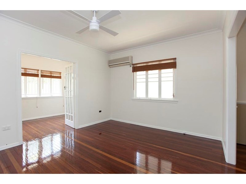 103 Creek Road, Mount Gravatt East QLD 4122