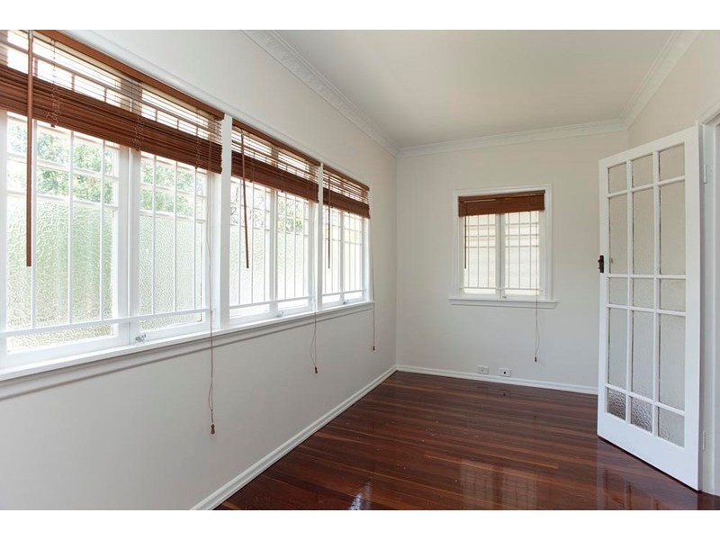 103 Creek Road, Mount Gravatt East QLD 4122