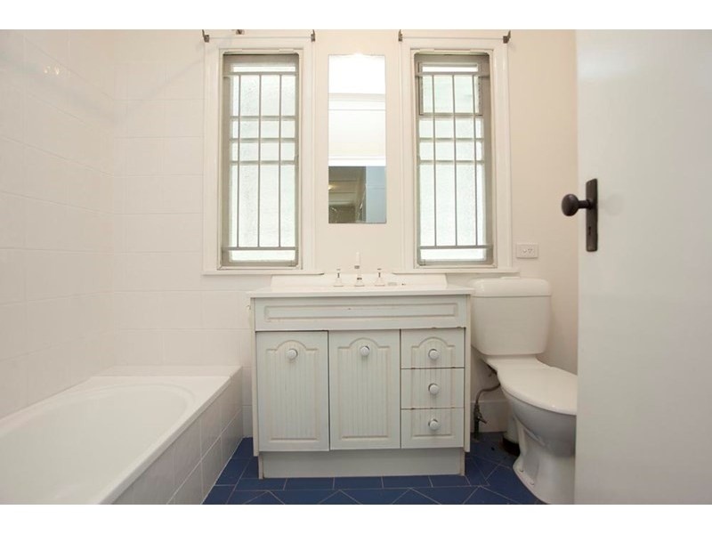 103 Creek Road, Mount Gravatt East QLD 4122