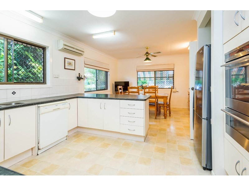 18 Chelva Street, Wishart QLD 4122