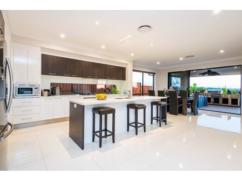 110 Ridgeview Street, Carindale QLD 4152