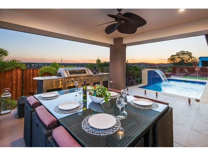 110 Ridgeview Street, Carindale QLD 4152