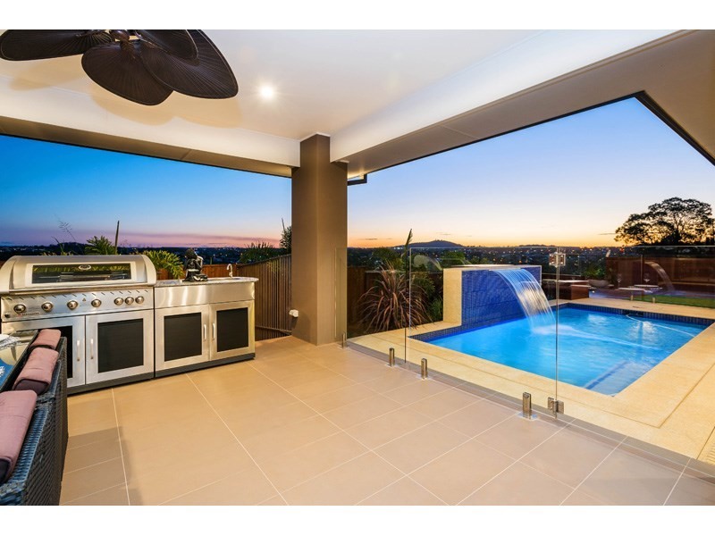 110 Ridgeview Street, Carindale QLD 4152