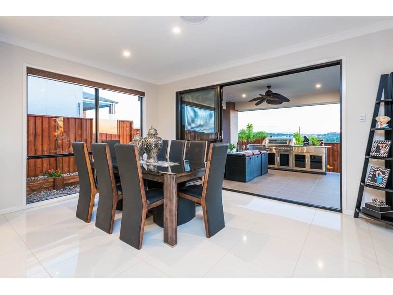 110 Ridgeview Street, Carindale QLD 4152