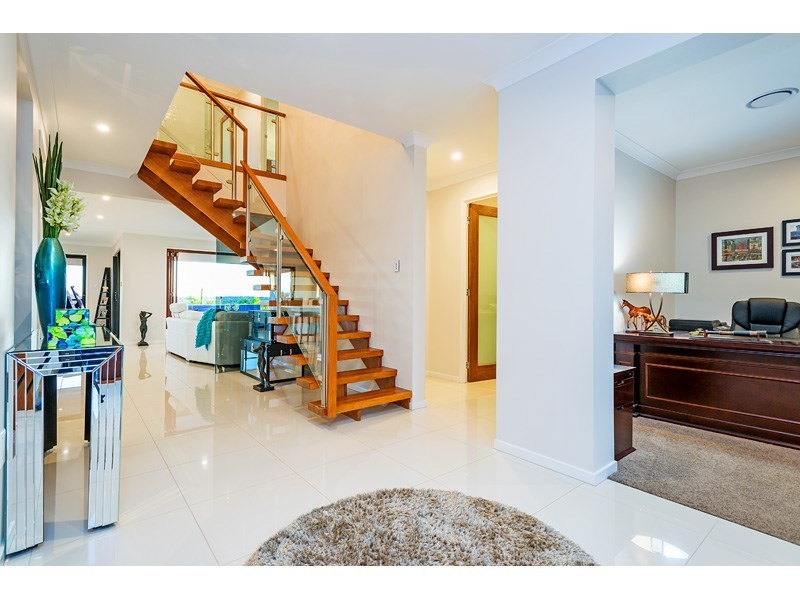 110 Ridgeview Street, Carindale QLD 4152