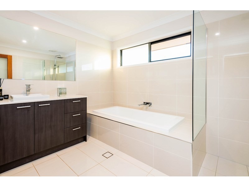 110 Ridgeview Street, Carindale QLD 4152