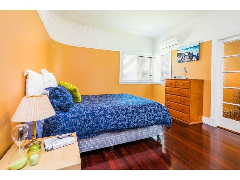 37 Gibson Crescent, Holland Park QLD 4121