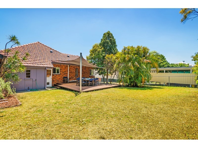 37 Gibson Crescent, Holland Park QLD 4121