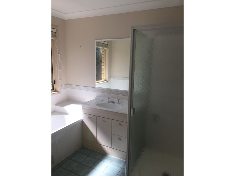 9 Vermeer Close, Mackenzie QLD 4156