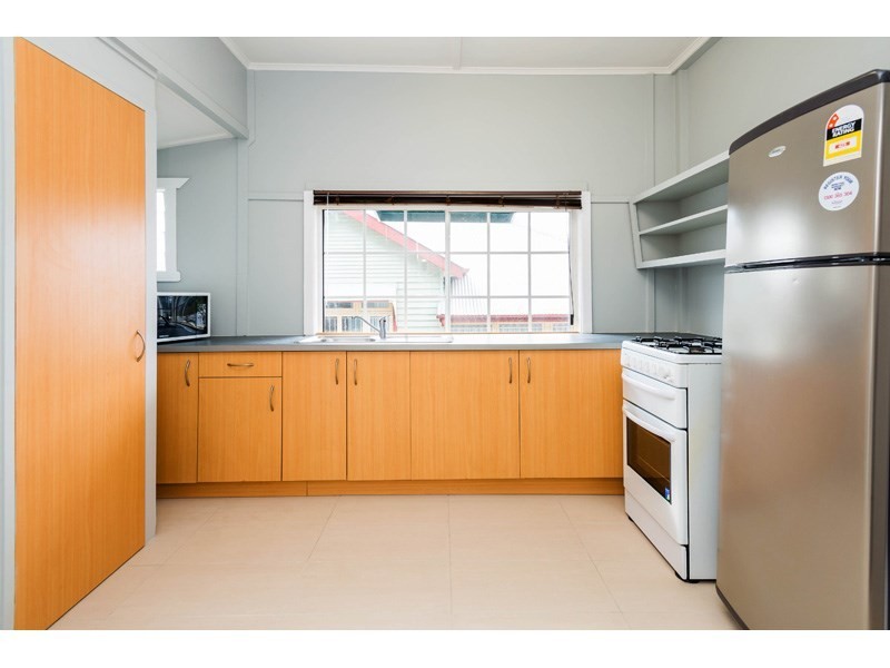 1077 Logan Road, Holland Park West QLD 4121