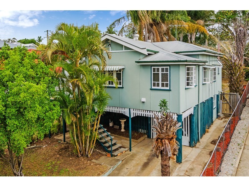 1077 Logan Road, Holland Park West QLD 4121