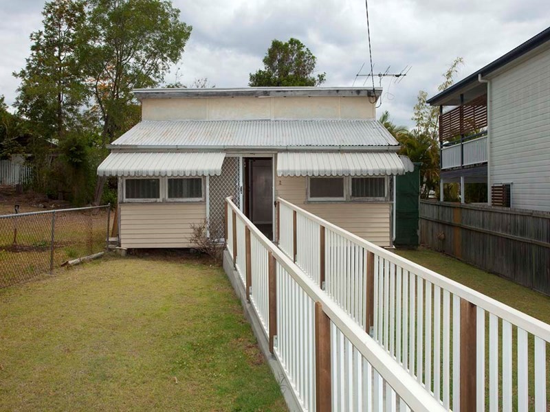 13 Thynne Avenue, Norman Park QLD 4170