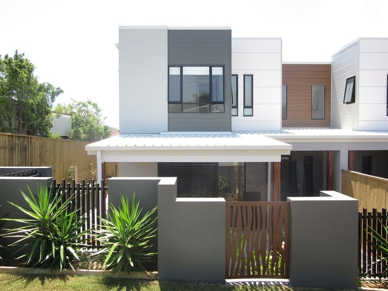 2/18 Bernecker Street, Carina QLD 4152