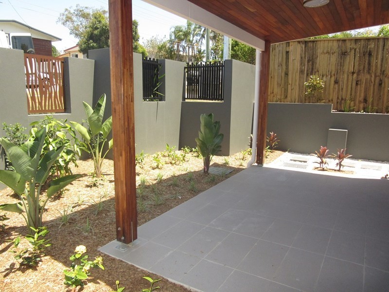 2/18 Bernecker Street, Carina QLD 4152