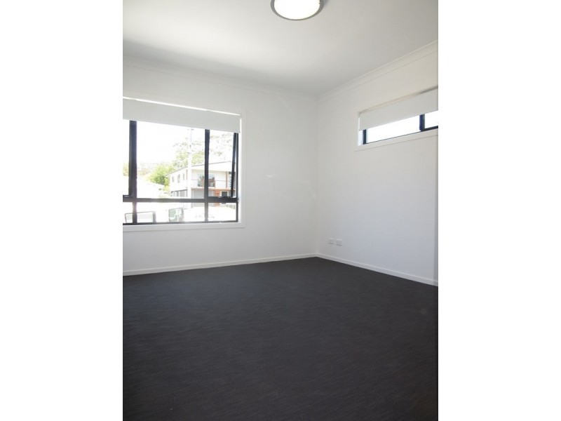 2/18 Bernecker Street, Carina QLD 4152