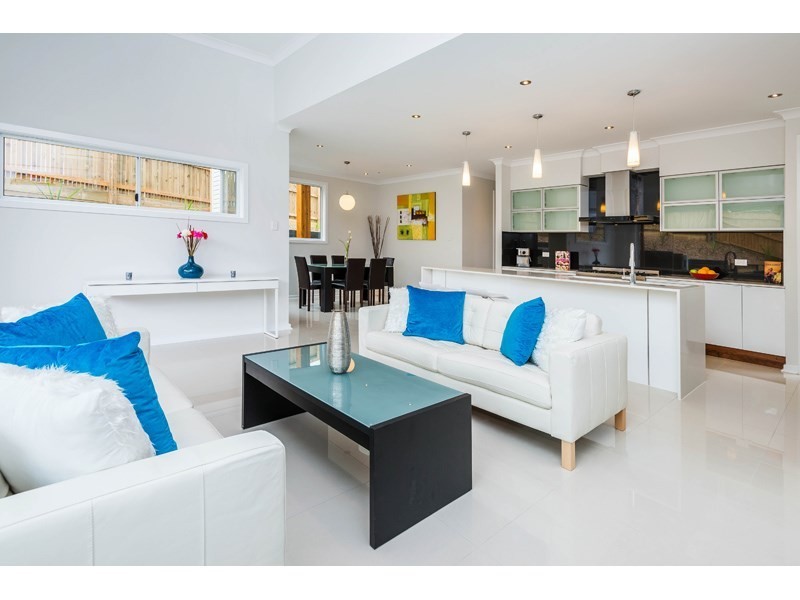 1 Elgar Street, Holland Park QLD 4121