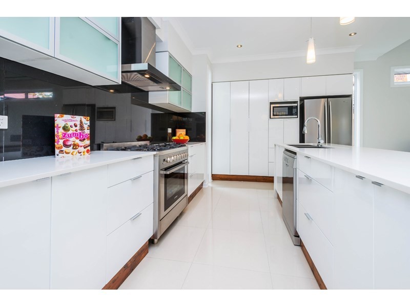 1 Elgar Street, Holland Park QLD 4121