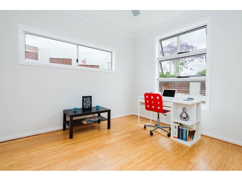 1 Elgar Street, Holland Park QLD 4121