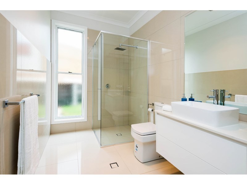 1 Elgar Street, Holland Park QLD 4121