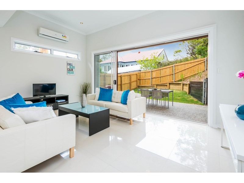 1 Elgar Street, Holland Park QLD 4121