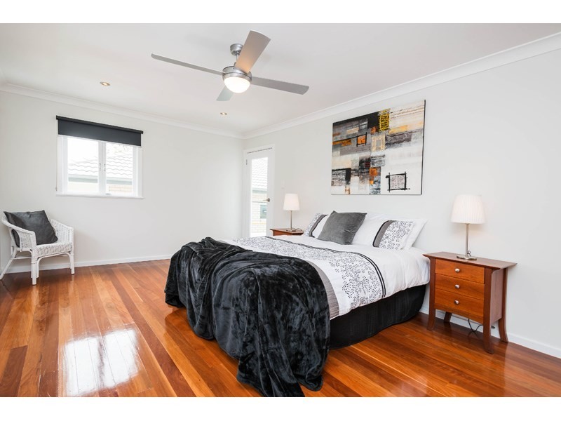 1 Elgar Street, Holland Park QLD 4121