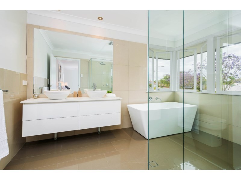 1 Elgar Street, Holland Park QLD 4121